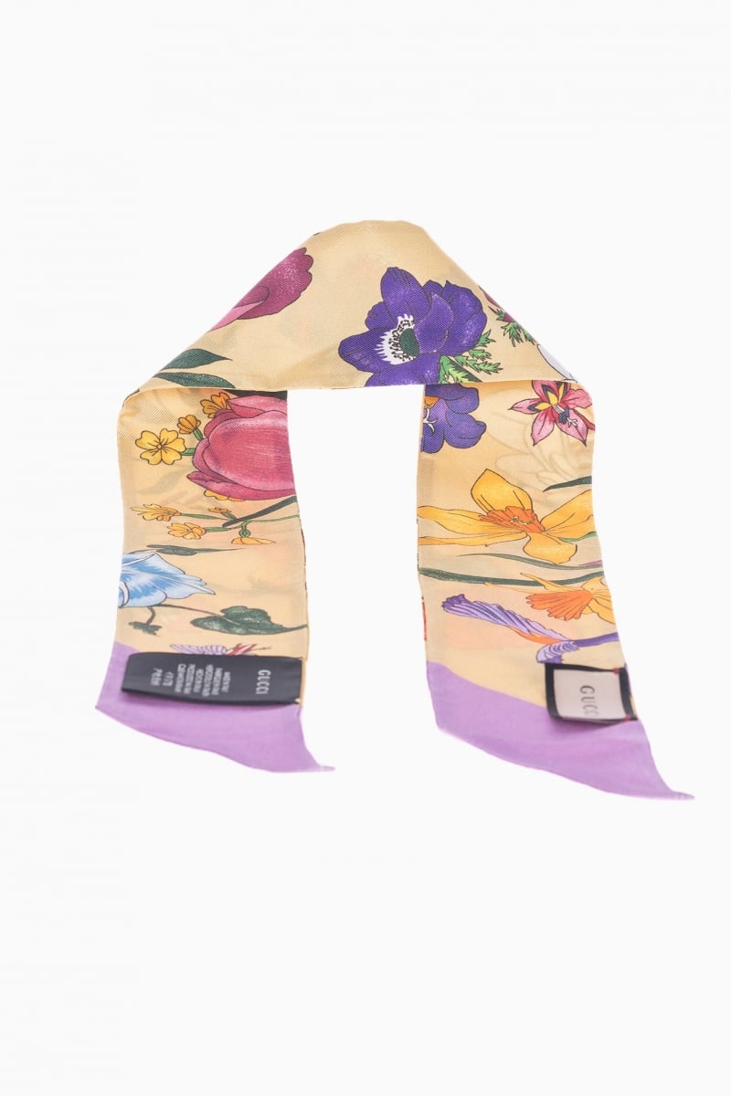 GUCCI WOMEN`S SCARF NECK