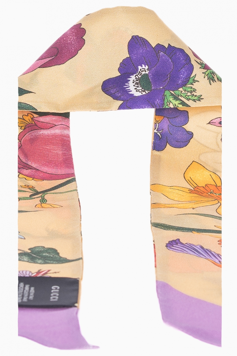 GUCCI WOMEN`S SCARF NECK