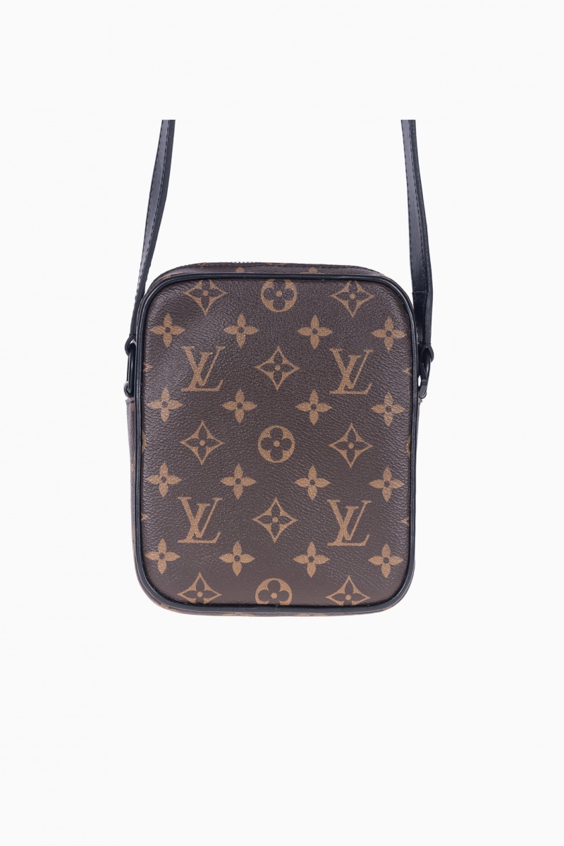 GEANTA BARBATI LOUIS VUITTON CHRISTOPHER WEARABLE WALLET