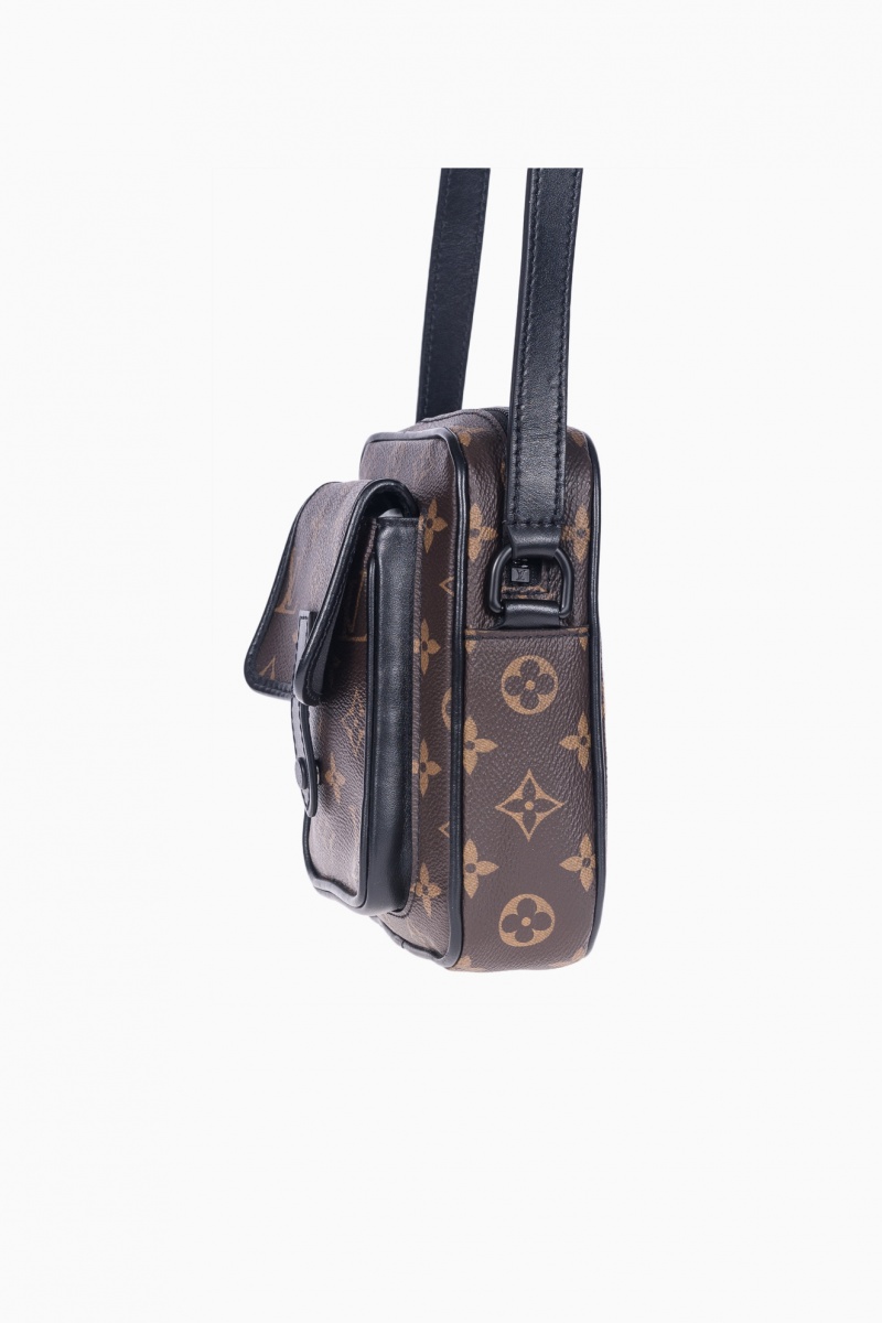 GEANTA BARBATI LOUIS VUITTON CHRISTOPHER WEARABLE WALLET